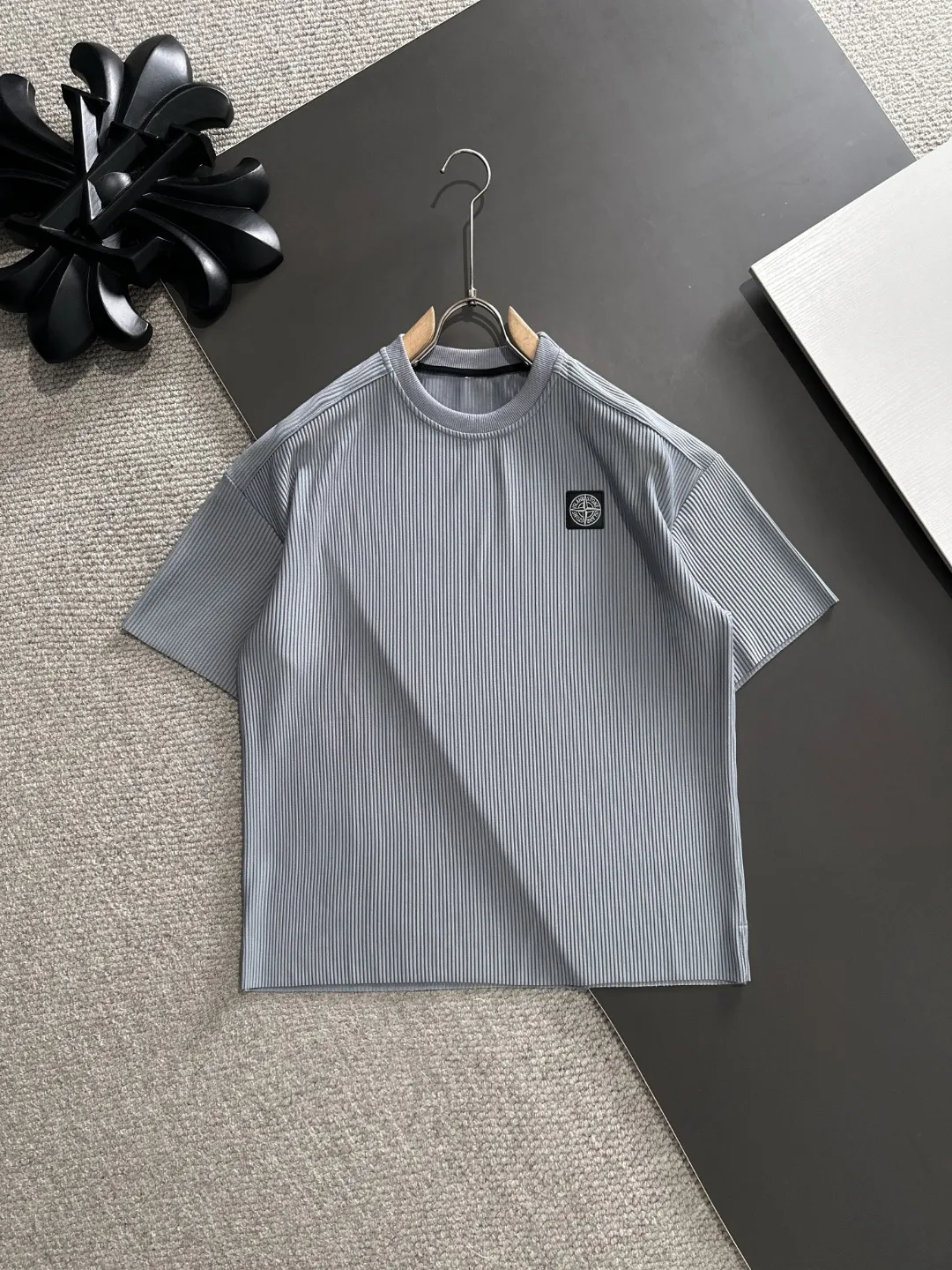 Next day shipping P460 Stone lsland/stone island high quality 2025 spring and summer new casual heavy industry suit exclusively developed by yb! High quality production! Imported custom-made fabrics for foreign orders, with high breathability and comfort, impeccable details, brand element design concept, delicate and soft feel! It presents a casual cut and the upper body shape is great! On sale simultaneously on the official website! From a high-end men's positioning brand, the low-key luxury taste is irresistible! Exquisite workmanship and impeccable quality! The overall style is simple, fashionable and timeless, fully meeting the requirements of stylish and tasteful dressing! Size: M-XXXL